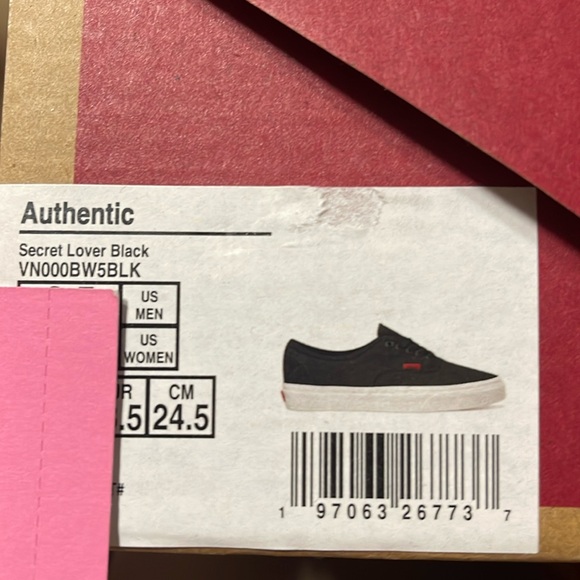 Vans WMNS Authentic
Secret Lover Black
VN000BW5BLK
Sneakers - Picture 16 of 16